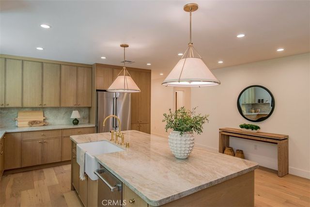 2357 Midvale Ave, Los Angeles, CA 90064