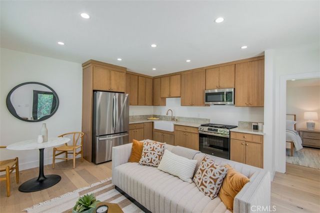 2357 Midvale Ave, Los Angeles, CA 90064