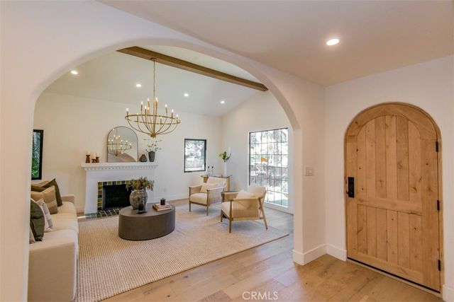 2357 Midvale Ave, Los Angeles, CA 90064
