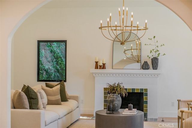 2357 Midvale Ave, Los Angeles, CA 90064