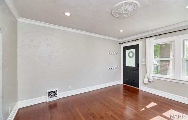 805 Leonard Drive, Rock Hill, MO 63119
