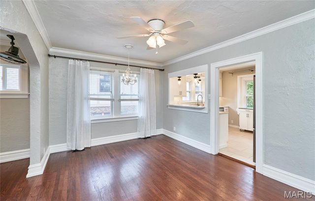 805 Leonard Drive, Rock Hill, MO 63119