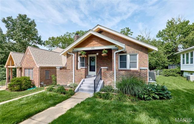 805 Leonard Drive, Rock Hill, MO 63119