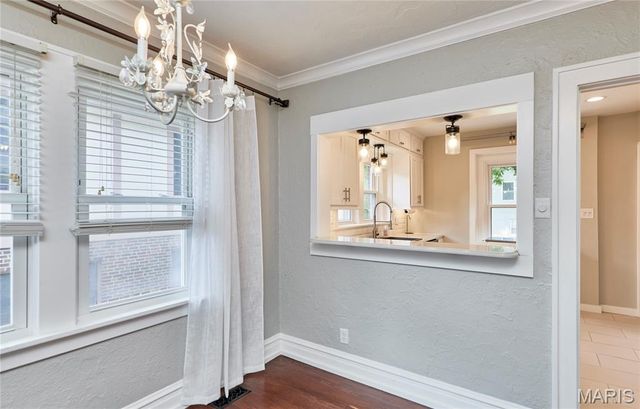 805 Leonard Drive, Rock Hill, MO 63119