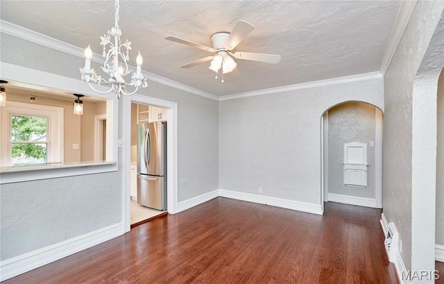 805 Leonard Drive, Rock Hill, MO 63119