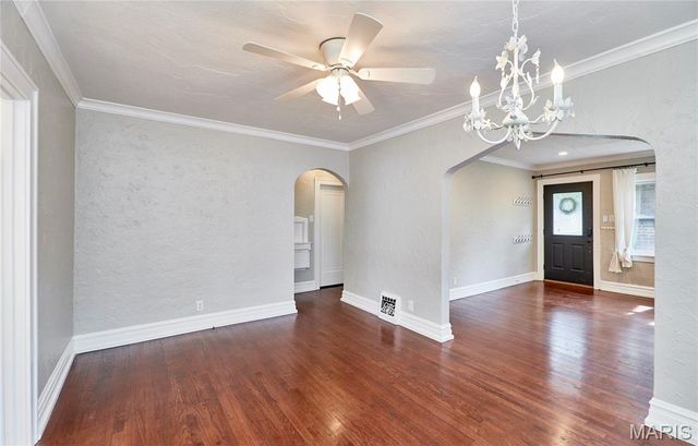 805 Leonard Drive, Rock Hill, MO 63119
