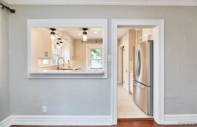 805 Leonard Drive, Rock Hill, MO 63119