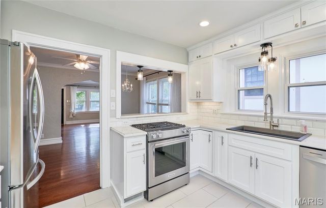 805 Leonard Drive, Rock Hill, MO 63119