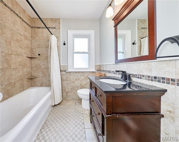 805 Leonard Drive, Rock Hill, MO 63119
