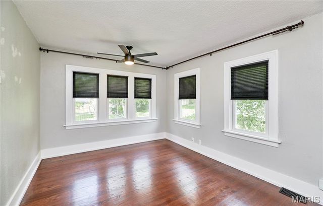805 Leonard Drive, Rock Hill, MO 63119