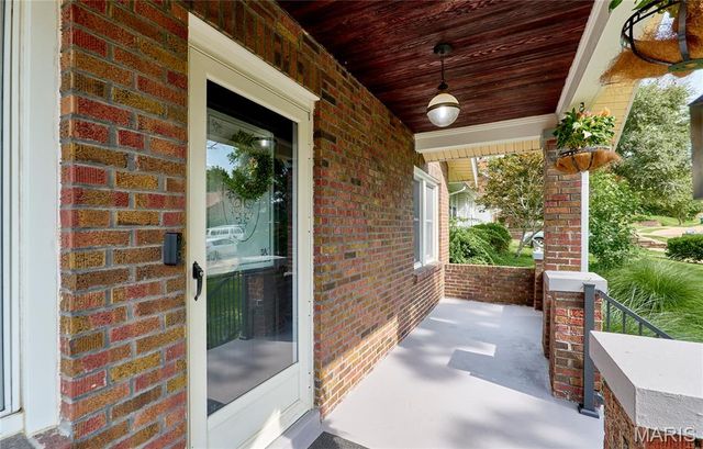 805 Leonard Drive, Rock Hill, MO 63119