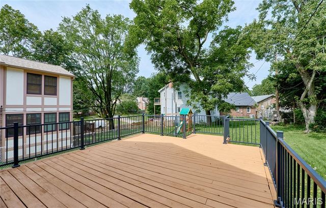 805 Leonard Drive, Rock Hill, MO 63119