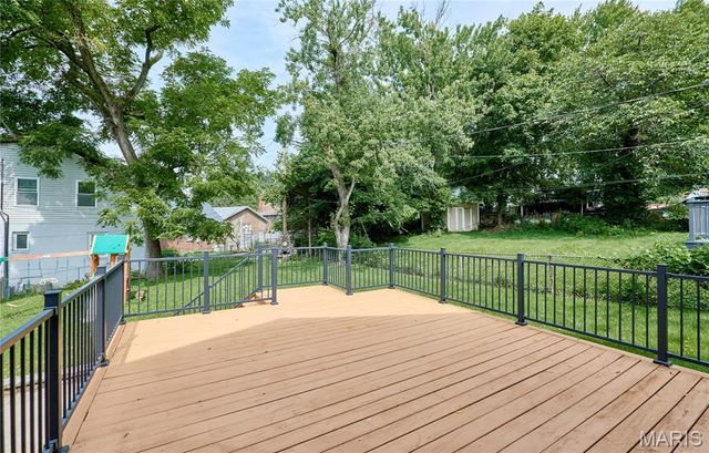805 Leonard Drive, Rock Hill, MO 63119