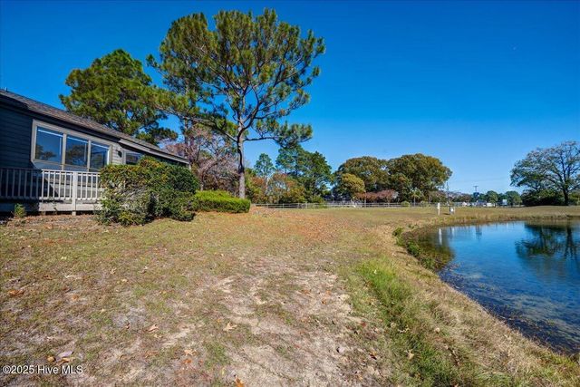 7503 Windward Drive, New Bern, NC 28560