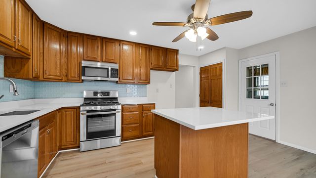 721 Fox River Road, Valparaiso, IN 46385