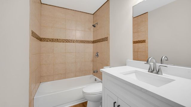 721 Fox River Road, Valparaiso, IN 46385