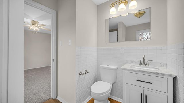 721 Fox River Road, Valparaiso, IN 46385