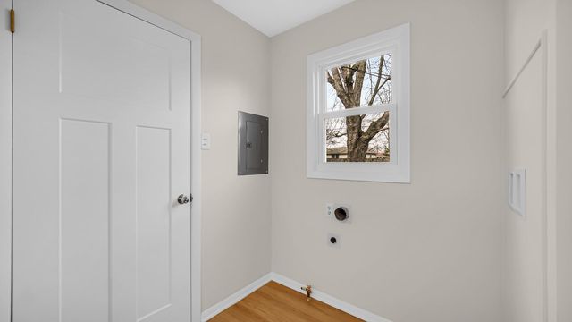 721 Fox River Road, Valparaiso, IN 46385