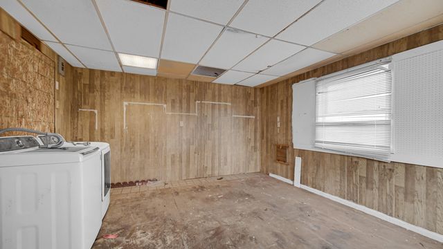 721 Fox River Road, Valparaiso, IN 46385