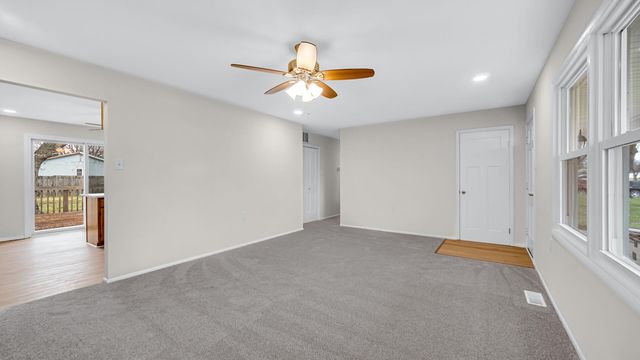 721 Fox River Road, Valparaiso, IN 46385