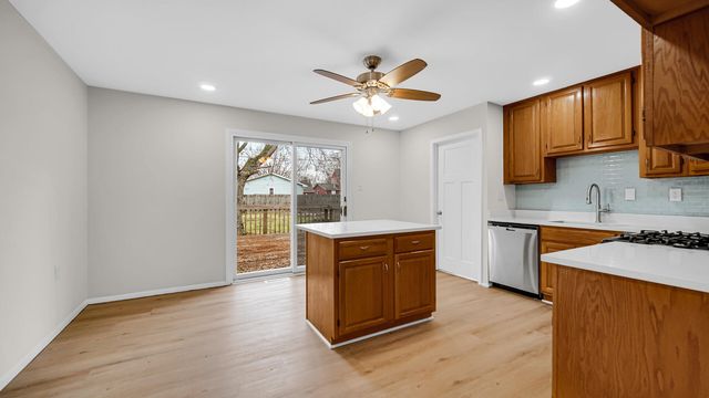 721 Fox River Road, Valparaiso, IN 46385