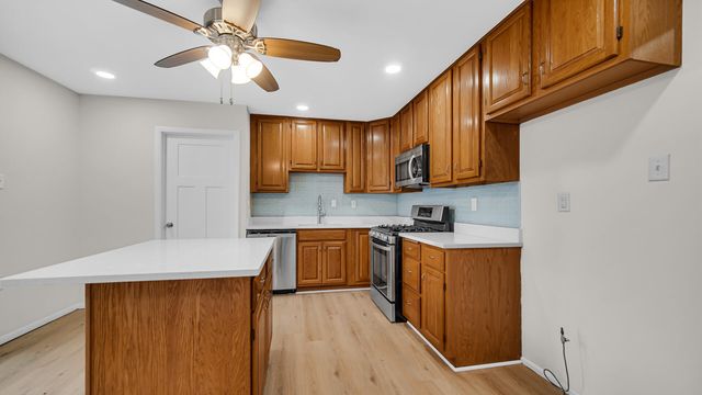 721 Fox River Road, Valparaiso, IN 46385