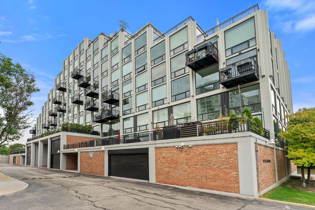 61 W 15th Street 706, Chicago, IL 60605