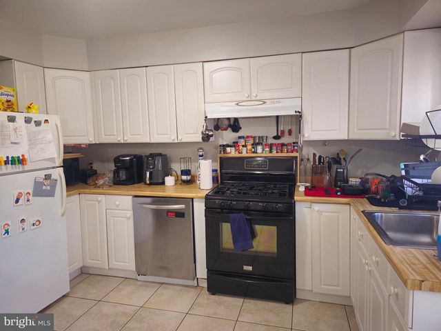 12 FAIRMOUNT DR, Glassboro, NJ 08028