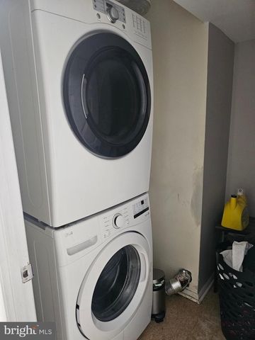 12 FAIRMOUNT DR, Glassboro, NJ 08028