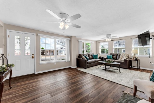 203 Forest Park Lane, Branson, MO 65616