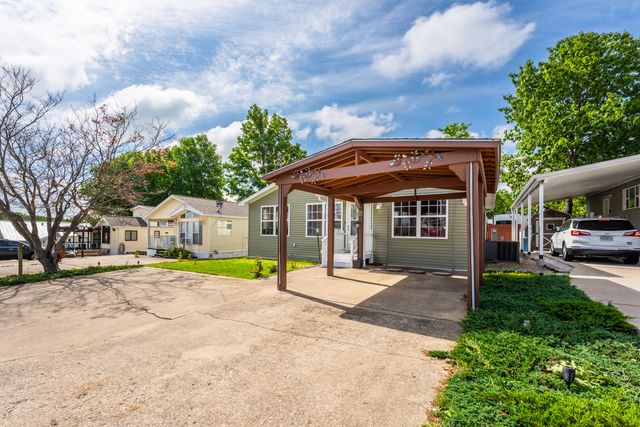 203 Forest Park Lane, Branson, MO 65616