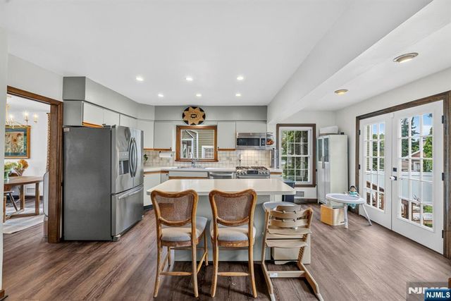 43 Dairy Street, Midland Park, NJ 07432