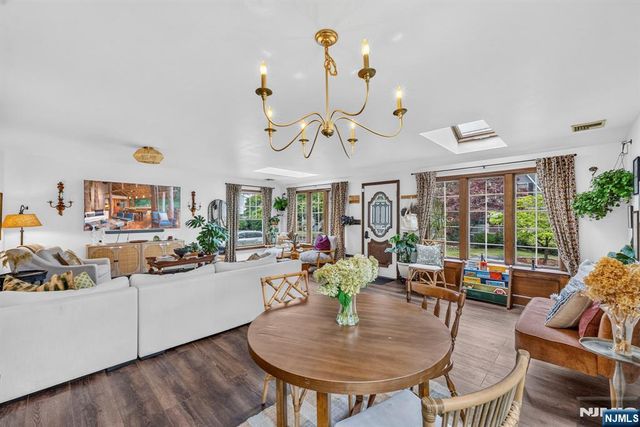 43 Dairy Street, Midland Park, NJ 07432