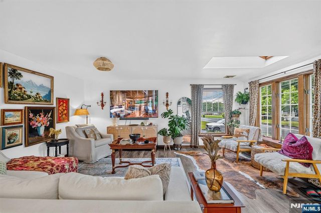 43 Dairy Street, Midland Park, NJ 07432