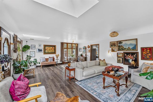 43 Dairy Street, Midland Park, NJ 07432