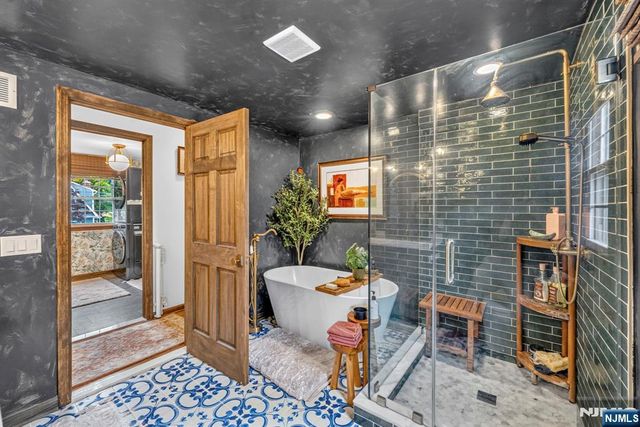 43 Dairy Street, Midland Park, NJ 07432