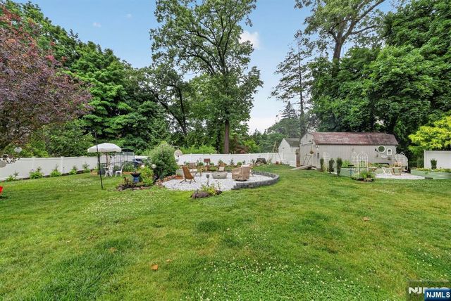 43 Dairy Street, Midland Park, NJ 07432