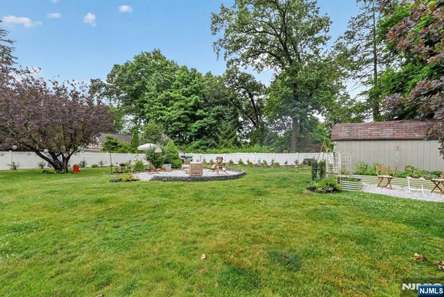 43 Dairy Street, Midland Park, NJ 07432