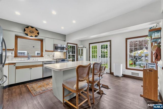 43 Dairy Street, Midland Park, NJ 07432