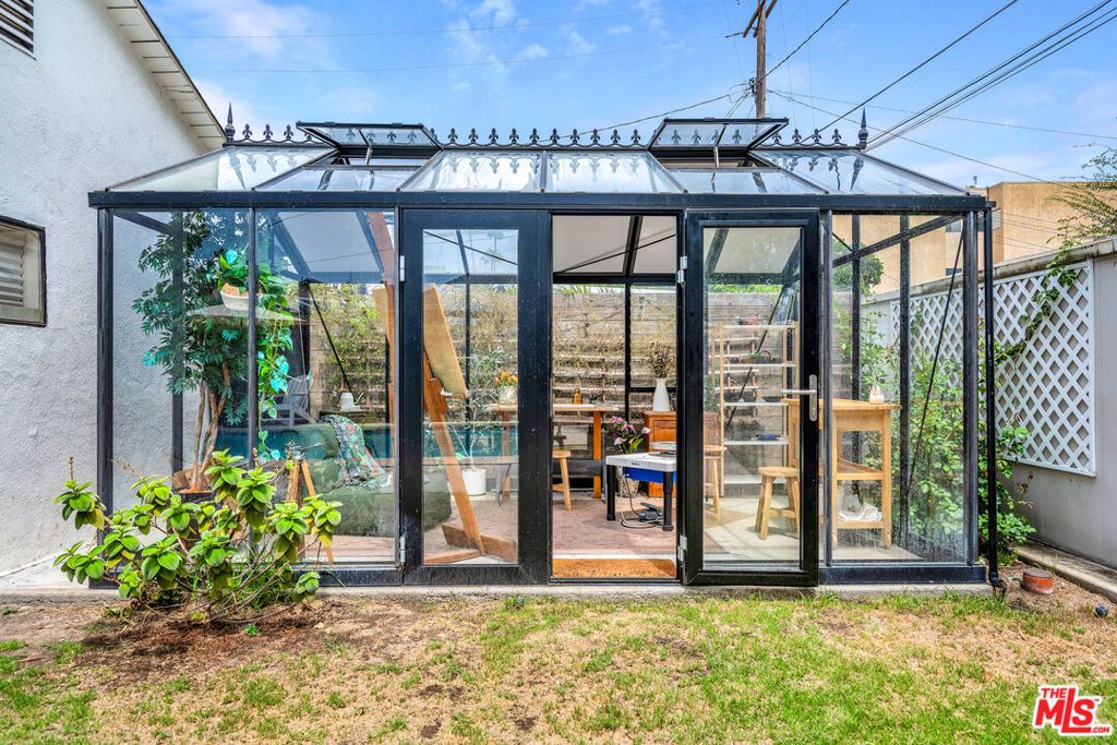 Image 32 of property listing at 118 S Lamer Street, Burbank, CA 91506