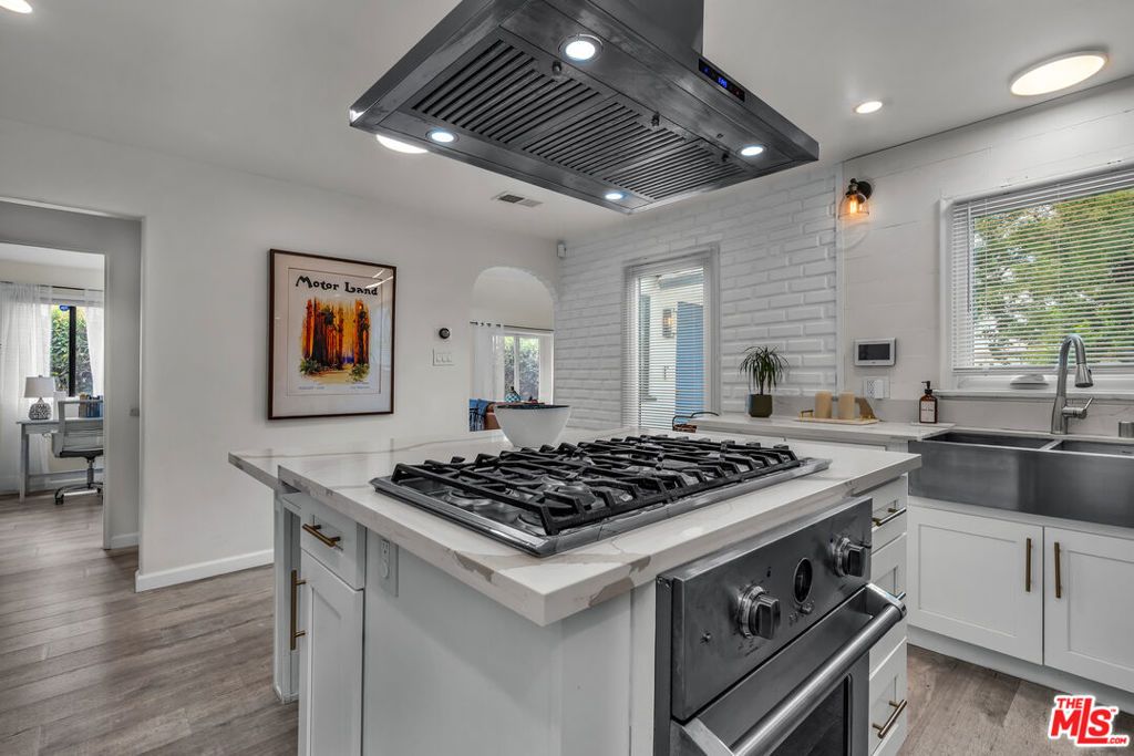 Image 9 of property listing at 118 S Lamer Street, Burbank, CA 91506