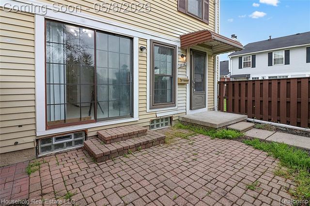 39363 Heatherheath Drive, Clinton Township, MI 48038