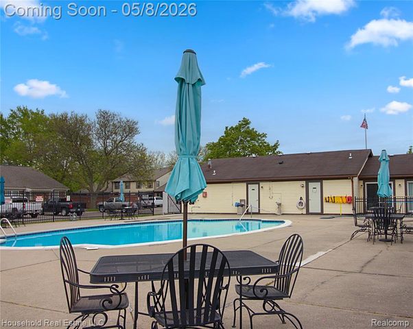 39363 Heatherheath Drive, Clinton Township, MI 48038