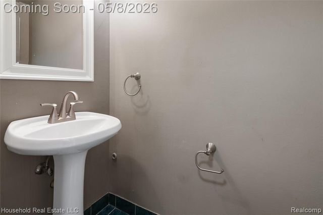 39363 Heatherheath Drive, Clinton Township, MI 48038