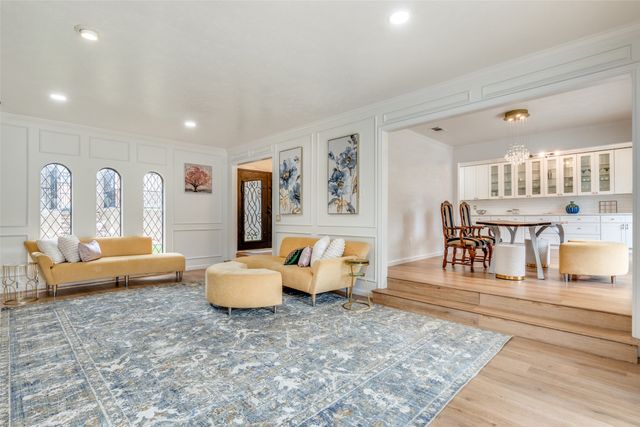 9130 Valley Chapel Lane, Dallas, TX 75220