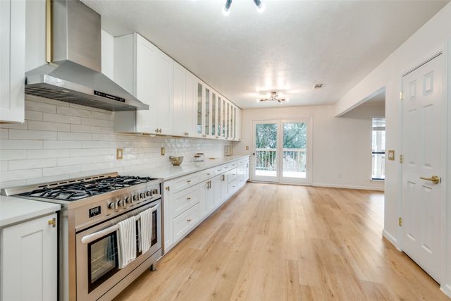 9130 Valley Chapel Lane, Dallas, TX 75220