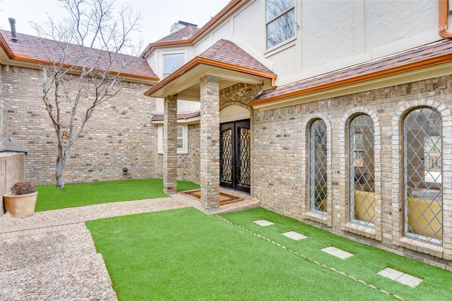 9130 Valley Chapel Lane, Dallas, TX 75220