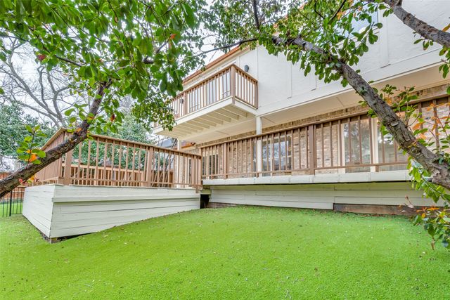 9130 Valley Chapel Lane, Dallas, TX 75220