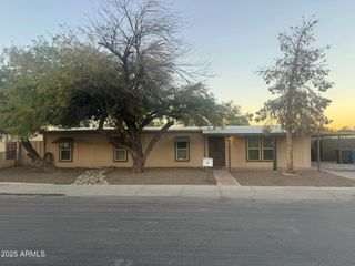 700 W MANOR Street, Chandler, AZ 85225
