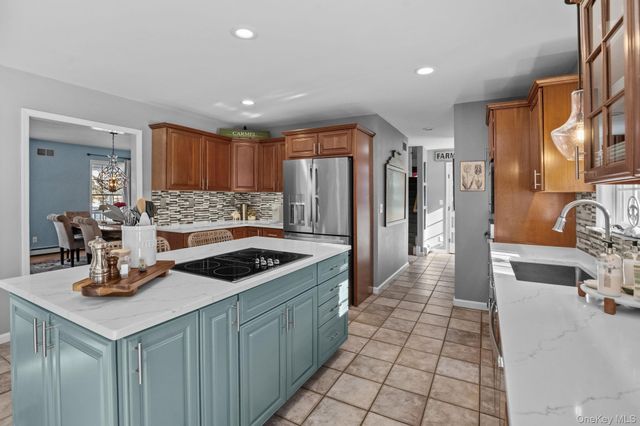 6 Ridge Circle, Mahopac, NY 10541